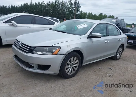 2015 Volkswagen Passat 1.8T Wolfsburg Edition z USA, uszkodzony, nr VIN 1VWAT7A36FC060267